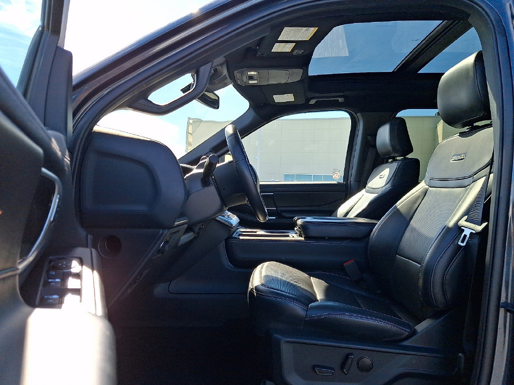 Used 2025 Ford Expedition Max Platinum w/ Stealth Performance Package AWD/4WD image 17