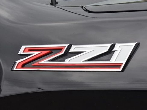 Used 2022 Chevrolet Silverado 1500 LT AWD/4WD image 12