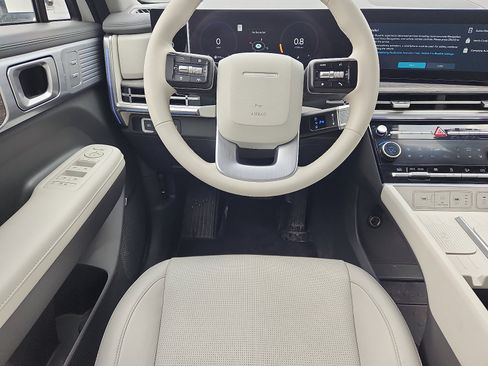 Used 2025 Hyundai Santa Fe Limited AWD/4WD image 10