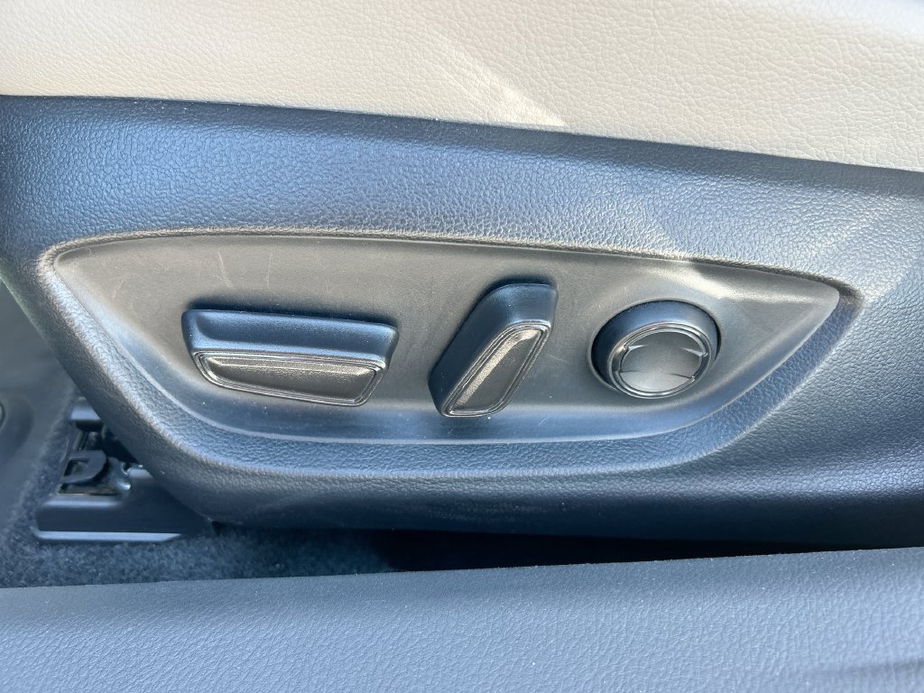 Used 2024 Toyota Camry SE FWD image 12
