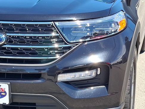 Used 2021 Ford Explorer XLT w/ Equipment Group 202A AWD/4WD image 10