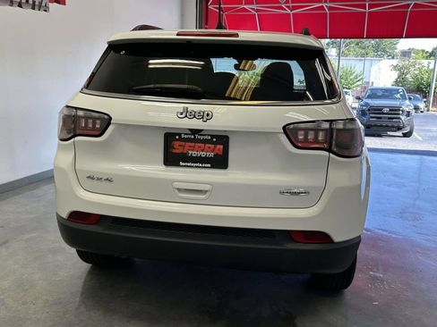 Used 2024 Jeep Compass Latitude AWD/4WD image 3