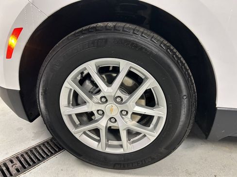 Used 2024 Chevrolet Equinox LT image 9