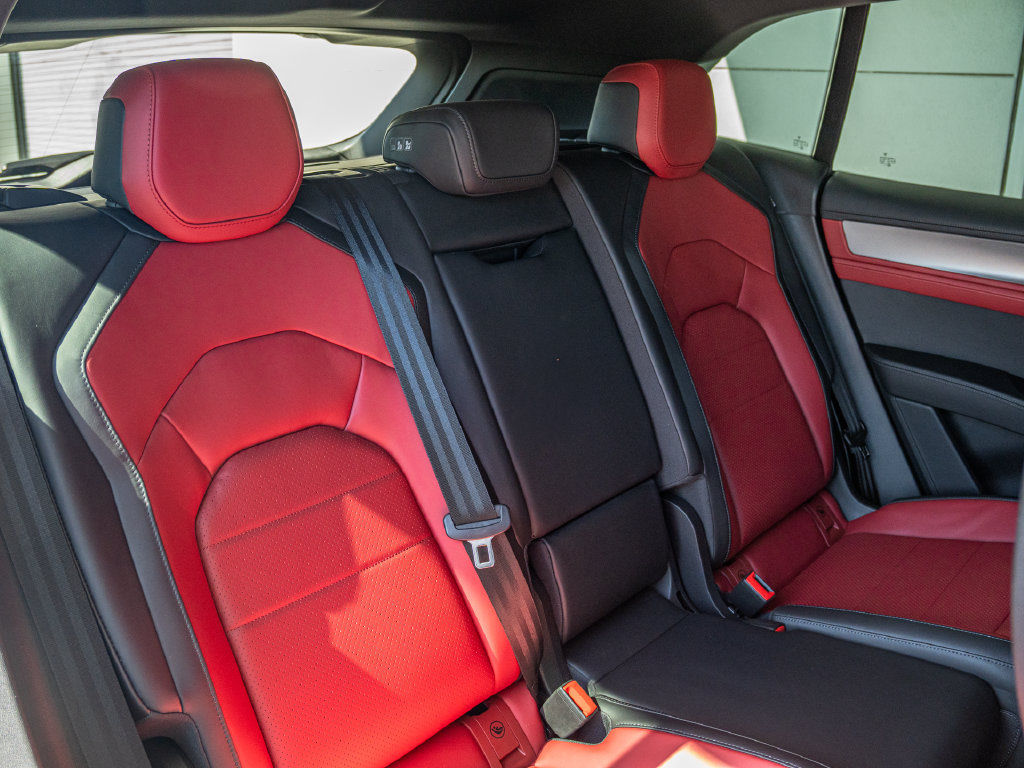 Certified 2026 Porsche Cayenne Electric AWD/4WD image 21