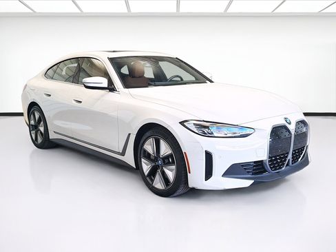 Used 2023 BMW i4 eDrive35 image 3