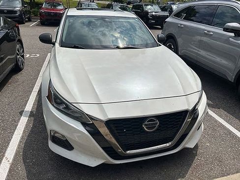 Used 2020 Nissan Altima 2.5 SR w/ Premium Package FWD image 11