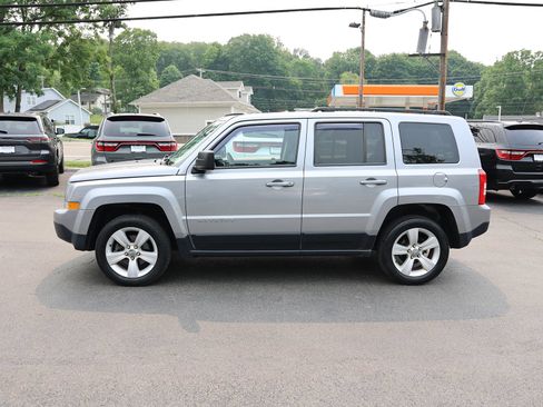 Used 2014 Jeep Patriot Latitude AWD/4WD image 4