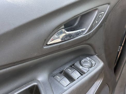 Used 2018 Chevrolet Equinox LT FWD image 8