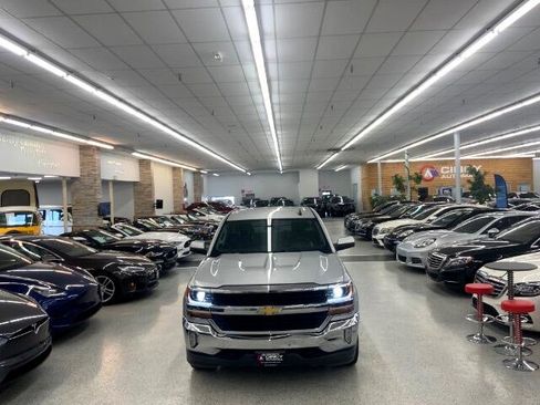 Used 2017 Chevrolet Silverado 1500 LT w/ All Star Edition image 39