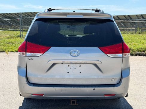 Used 2014 Toyota Sienna XLE AWD/4WD image 4