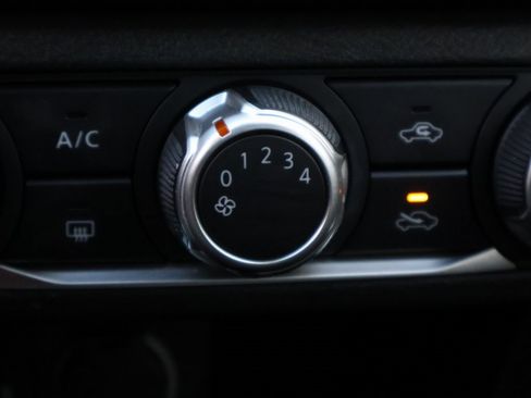 Used 2022 Nissan Kicks S image 29