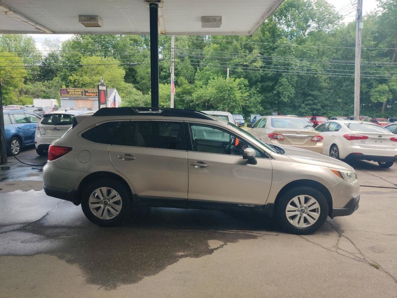 Used 2017 Subaru Outback 2.5i Premium AWD/4WD image 7