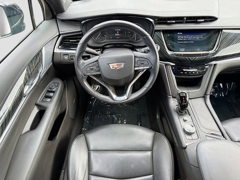 Used 2023 Cadillac XT6 Premium Luxury image 18