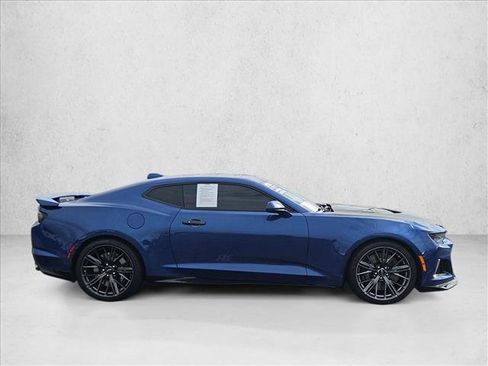 Used 2022 Chevrolet Camaro ZL1 image 4