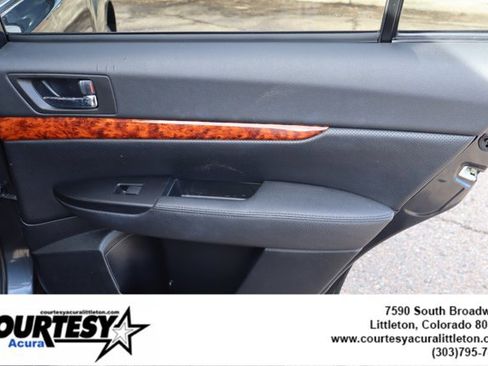 Used 2011 Subaru Outback 3.6R Limited image 31