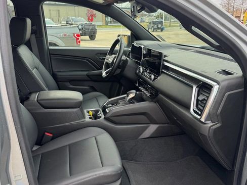 Used 2024 GMC Canyon Elevation w/ Elevation Premium Package image 12