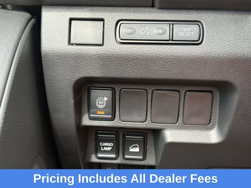 Used 2025 Nissan Frontier SV AWD/4WD image 17
