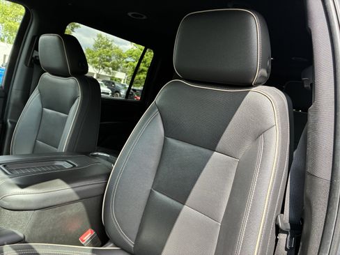 Used 2022 Chevrolet Suburban Premier RWD image 25