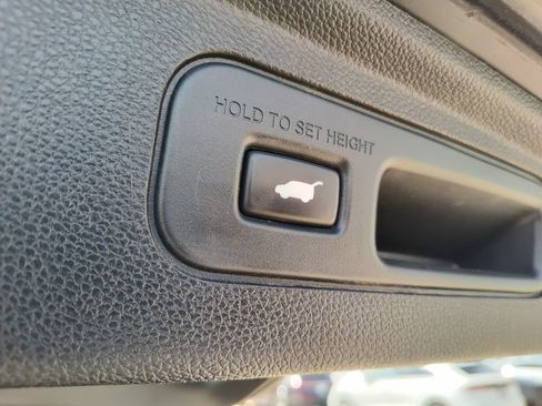 Used 2023 Honda Odyssey Elite image 11