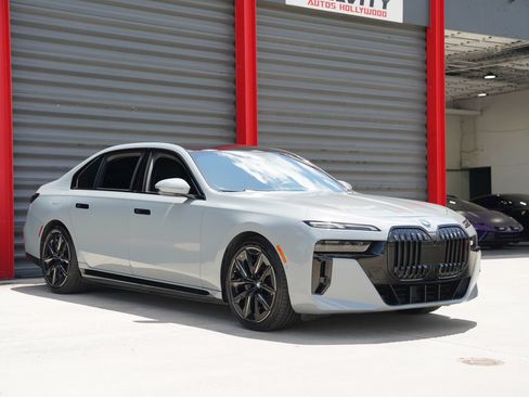 Used 2024 BMW i7 eDrive50 w/ M Sport Package RWD image 7
