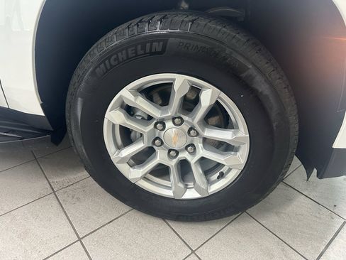 Used 2025 Chevrolet Tahoe LT AWD/4WD image 15