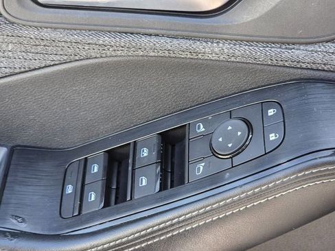 Used 2021 Nissan Rogue SV image 25