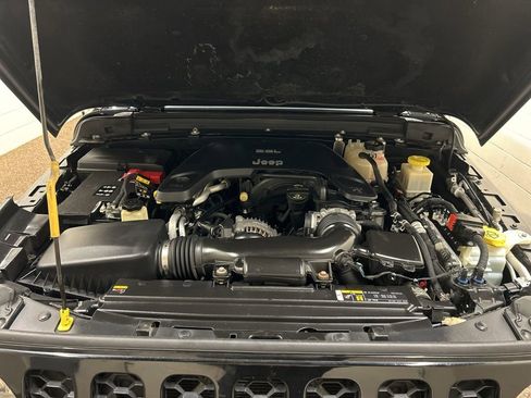 Used 2021 Jeep Gladiator Sport AWD/4WD image 11