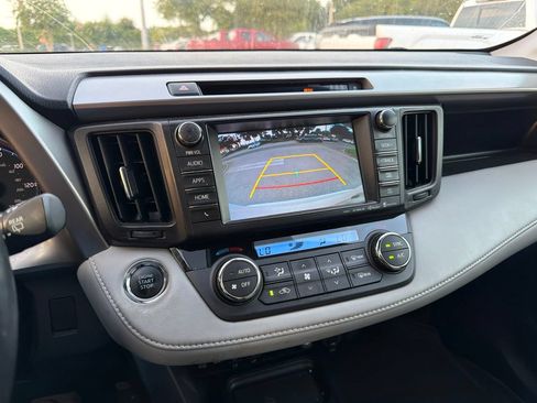 Used 2018 Toyota RAV4 Limited FWD image 8