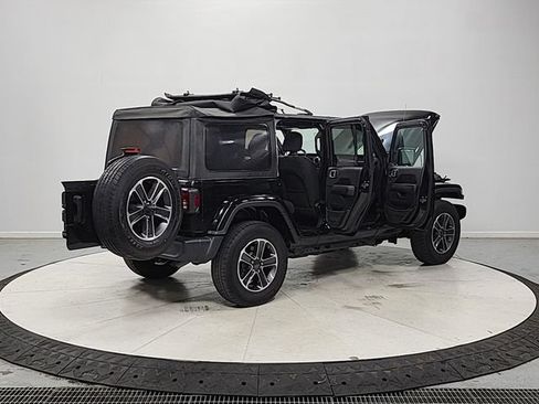Used 2023 Jeep Wrangler Unlimited Sahara w/ Cold Weather Group AWD/4WD image 15