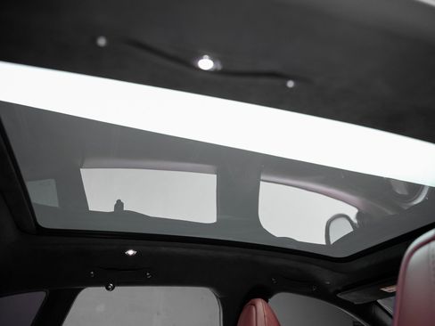 Used 2021 Aston Martin DBX image 72