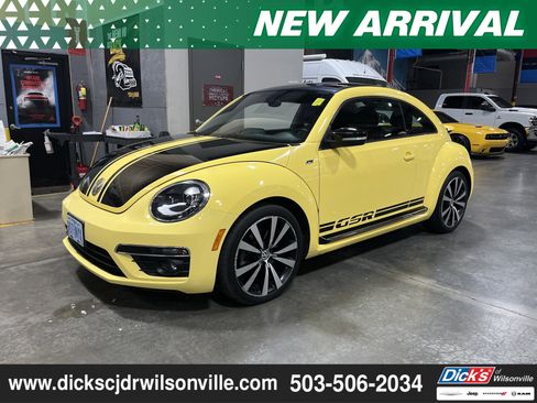 Used 2014 Volkswagen Beetle GSR FWD image 2