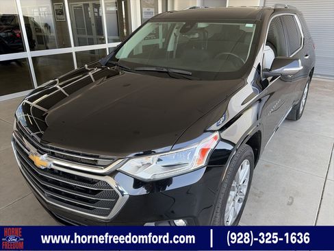 Used 2021 Chevrolet Traverse Premier FWD image 1