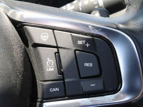 Used 2018 Jaguar XE Prestige RWD image 10