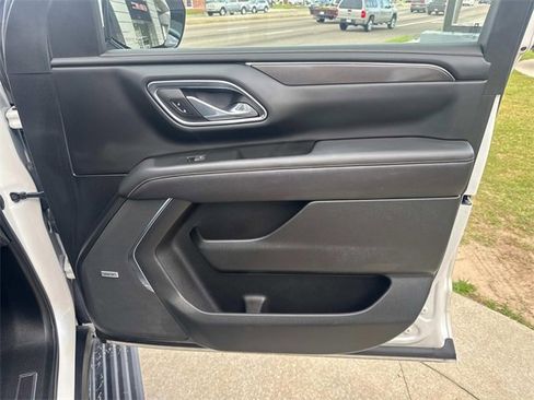 Used 2023 GMC Yukon XL AT4 w/ AT4 Premium Plus Package image 17