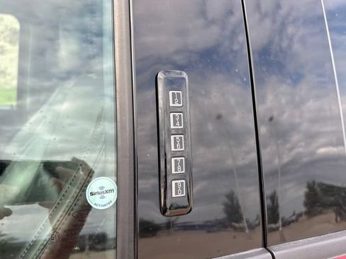 Used 2018 Ford F150 Lariat w/ Equipment Group 502A Luxury AWD/4WD image 15