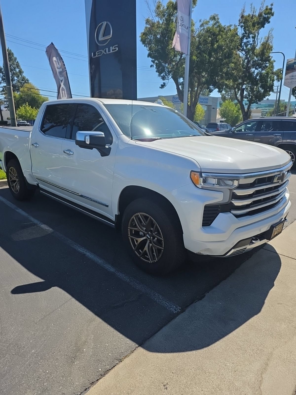 Used 2023 Chevrolet Silverado 1500 High Country AWD/4WD image 5