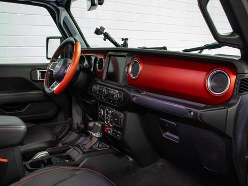 Used 2020 Jeep Gladiator Rubicon w/ Dual Top Group AWD/4WD image 19