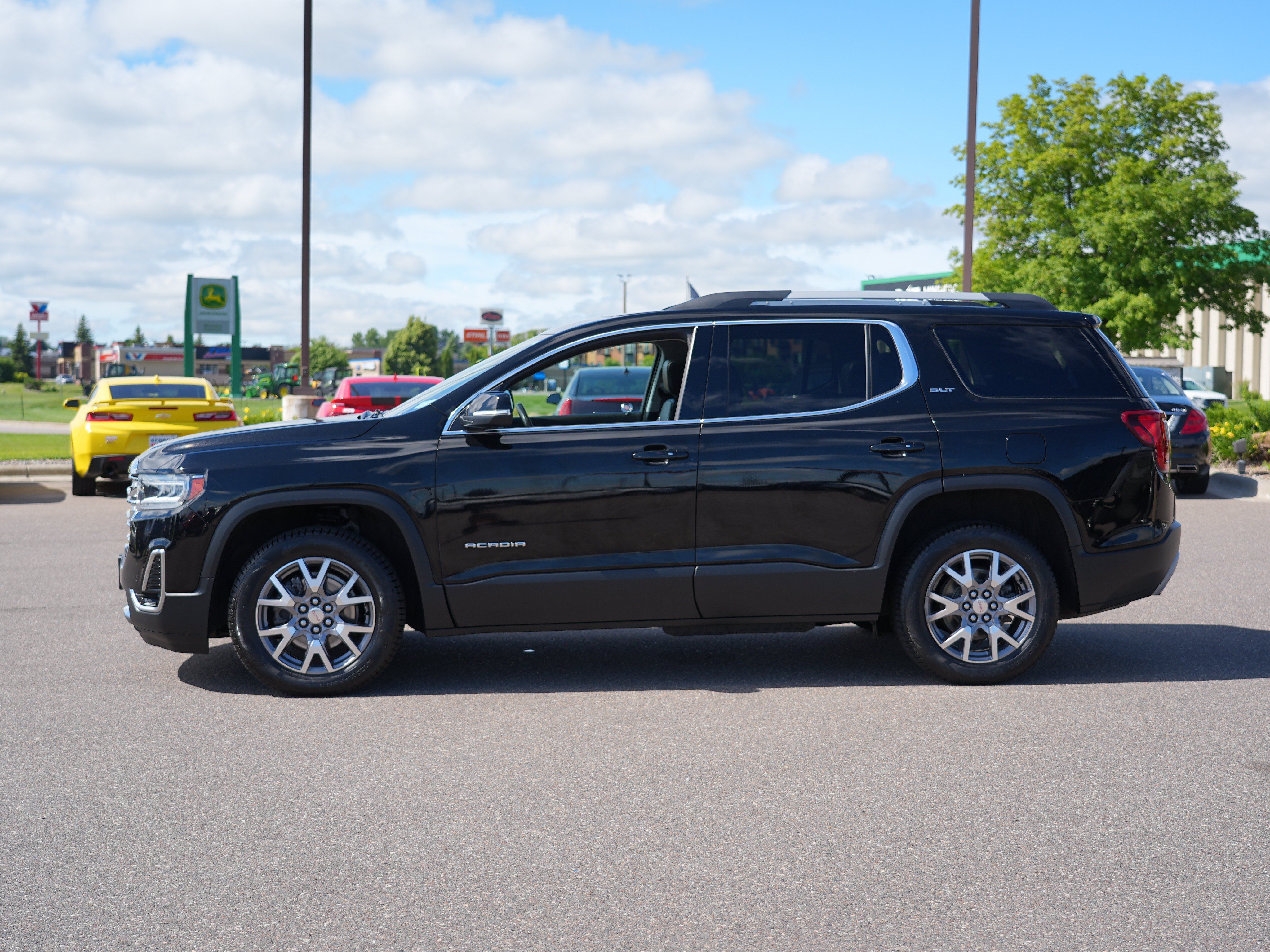 Used 2021 GMC Acadia SLT w/ Preferred Package AWD/4WD image 6