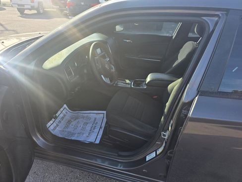 Used 2013 Dodge Charger SE image 5