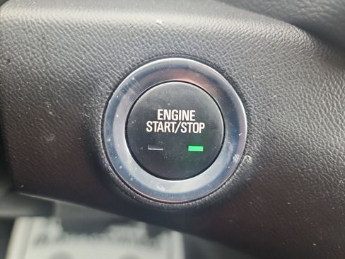 Used 2022 GMC Terrain SLE image 29