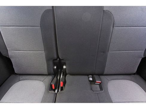 Used 2019 Chevrolet Traverse LS FWD image 16