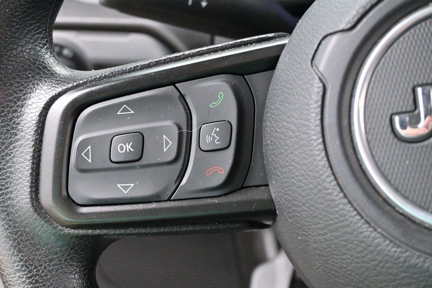 Used 2025 Jeep Gladiator Sport AWD/4WD image 16