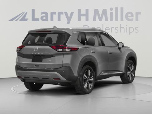Used 2021 Nissan Rogue SL w/ Premium Package FWD image 2