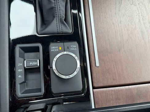 Used 2025 Toyota Sequoia Capstone image 51