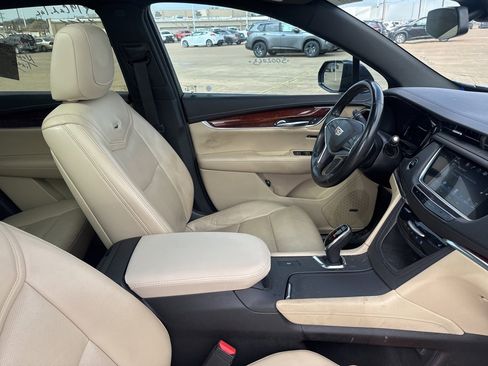 Used 2019 Cadillac XT5 Luxury w/ LPO, Radiant Package image 31