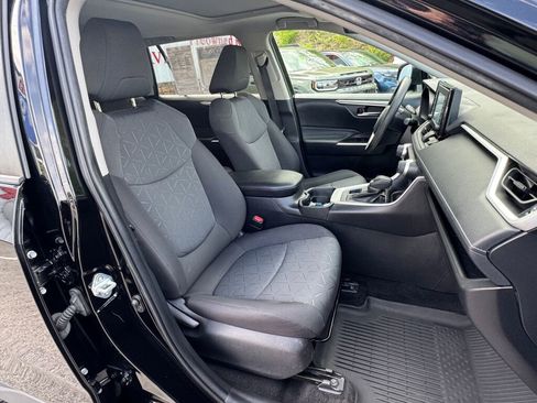 Used 2021 Toyota RAV4 XLE w/ Convenience Package AWD/4WD image 21