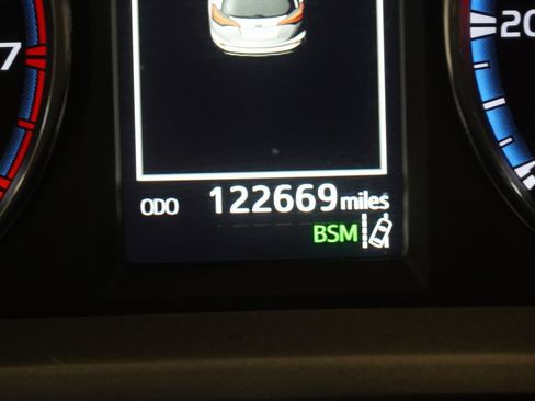 Used 2018 Toyota RAV4 Limited w/ All Weather Liner Package image 5