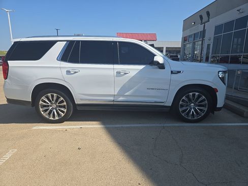 Used 2021 GMC Yukon Denali w/ Denali Premium Package RWD image 5