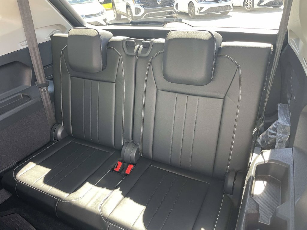 Certified 2022 Volkswagen Tiguan SE FWD image 13