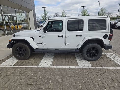 Used 2020 Jeep Wrangler Unlimited Sahara image 8